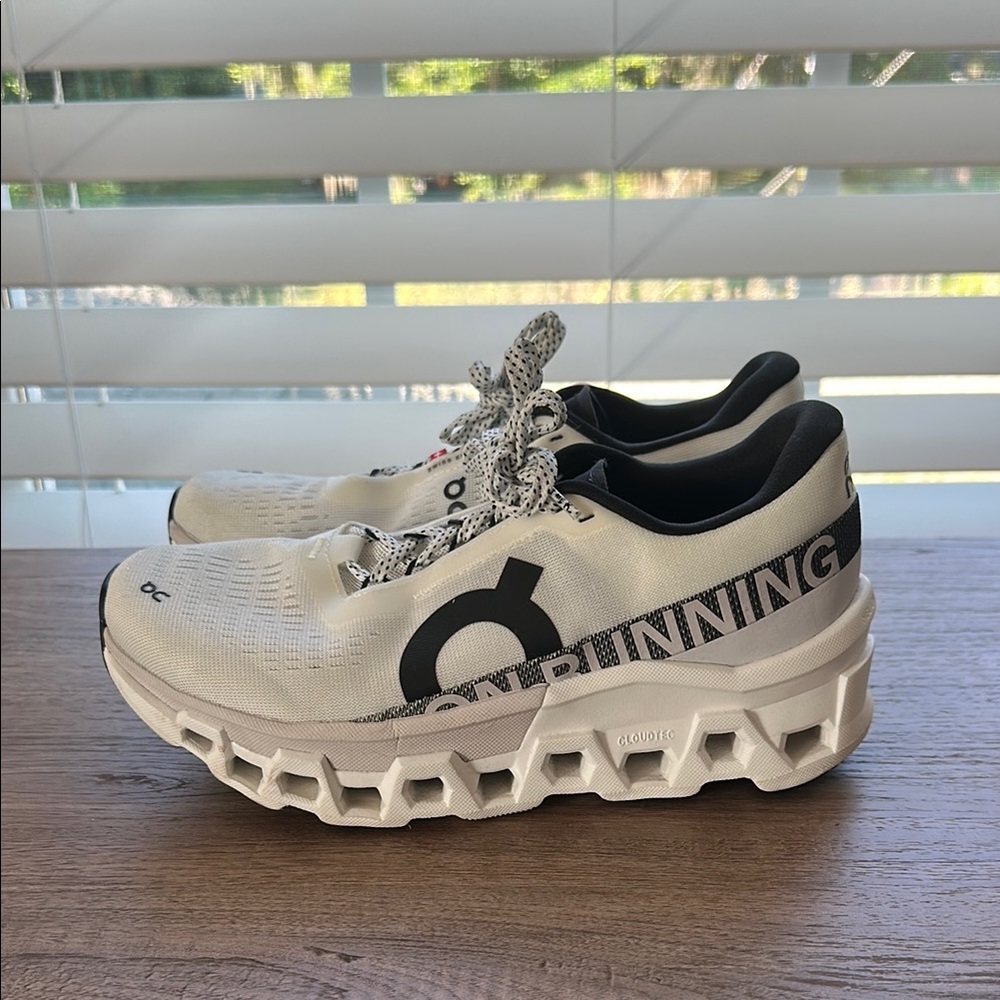 ON Running CloudTec Sneakers